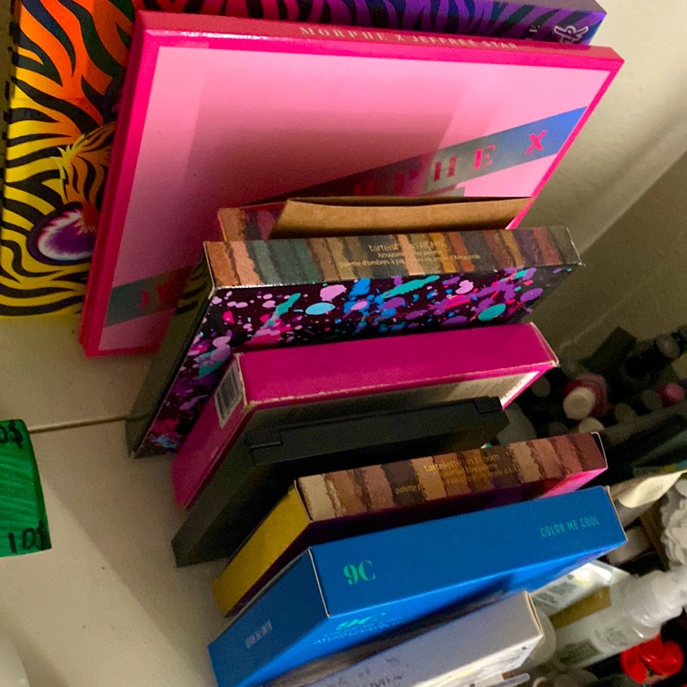 Random Makeup pallets